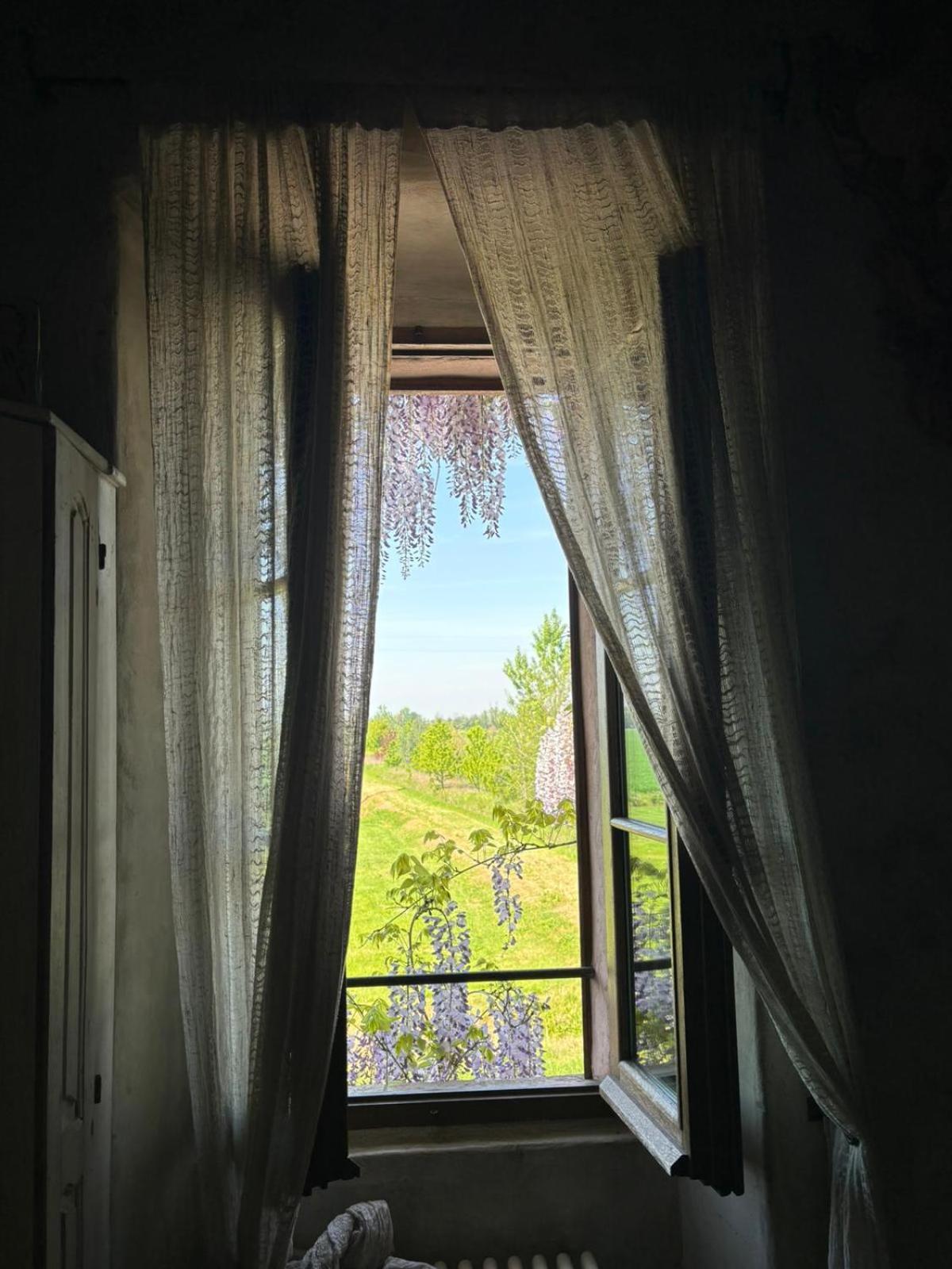 Locanda Dei Melograni Gossolengo Exteriör bild