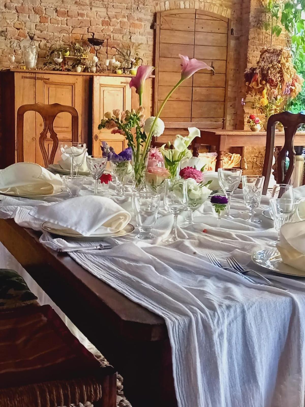 Locanda Dei Melograni Gossolengo Exteriör bild