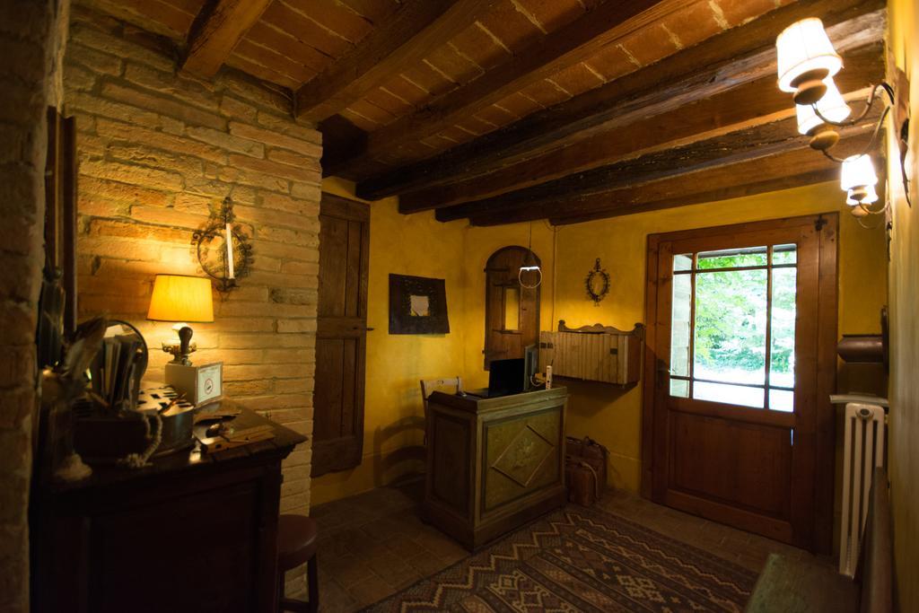 Locanda Dei Melograni Gossolengo Exteriör bild