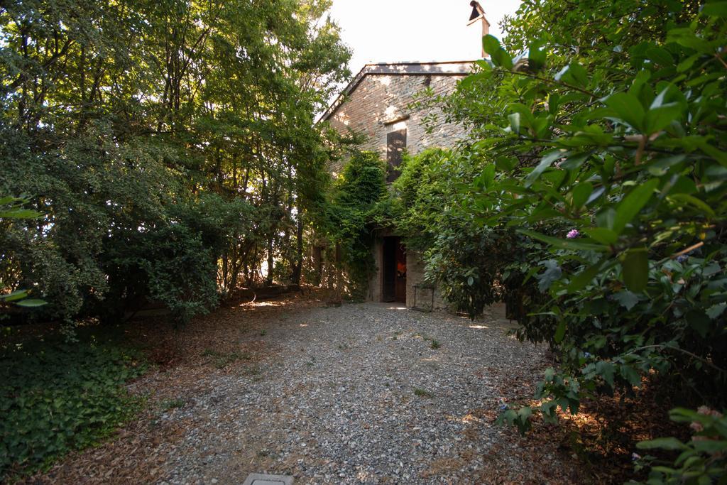 Locanda Dei Melograni Gossolengo Exteriör bild