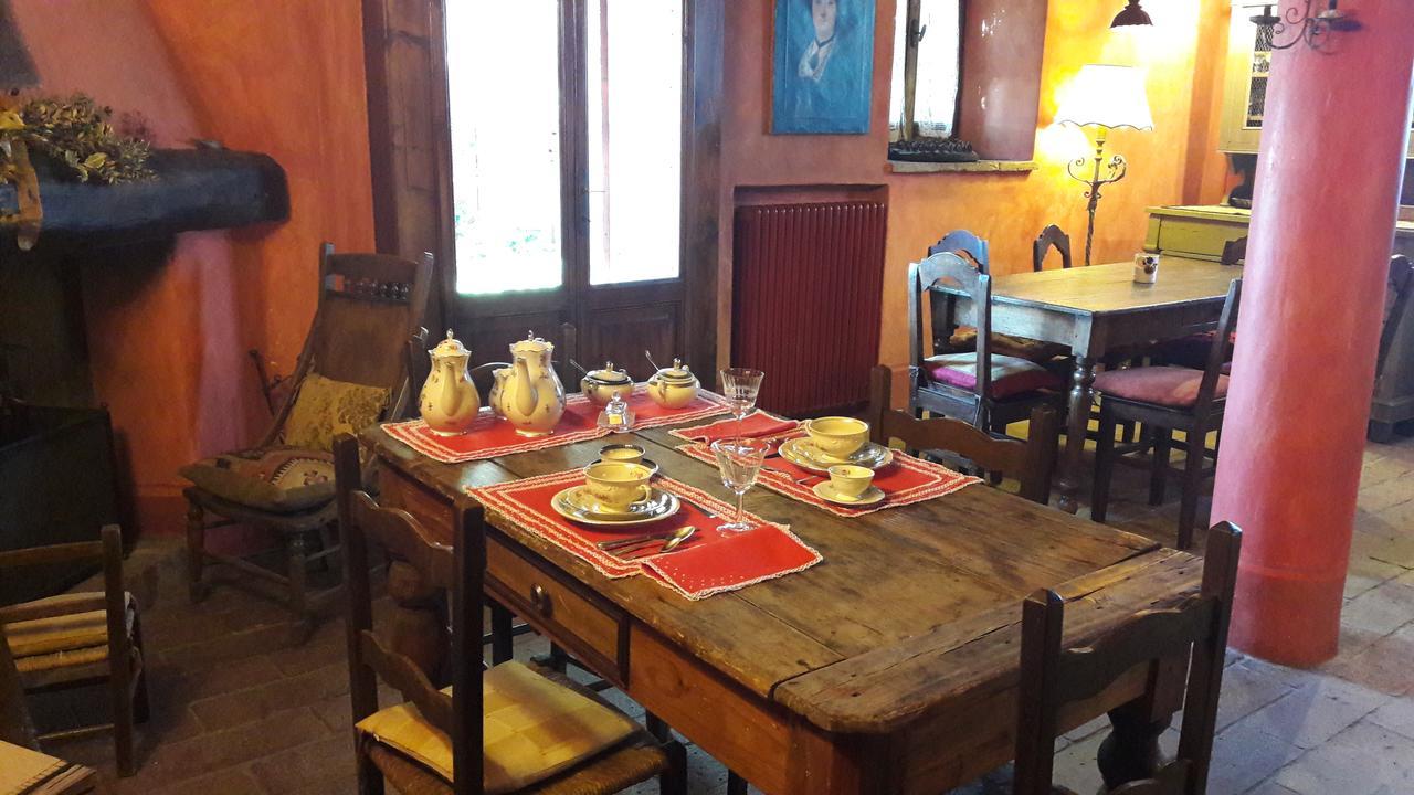 Locanda Dei Melograni Gossolengo Exteriör bild